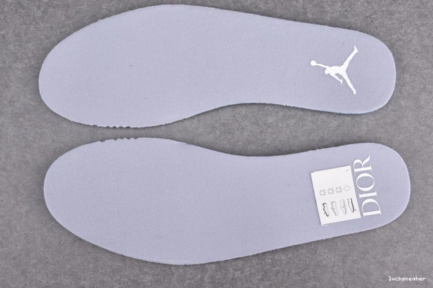 Rep LUCY JORDAN DR X CN8607-002 LOW box) 1 (DR OG shoe 0814